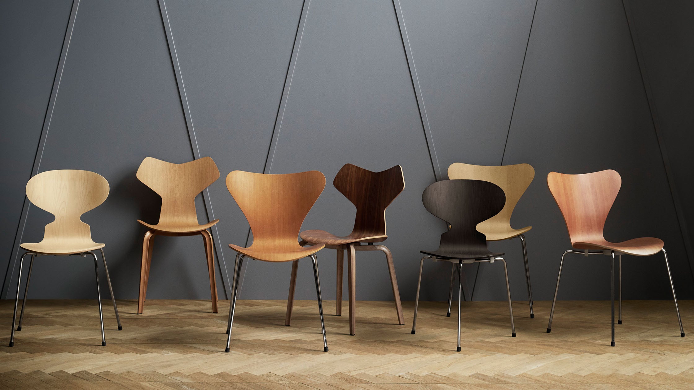 6-for-5: Arne Jacobsen Stacking Chairs