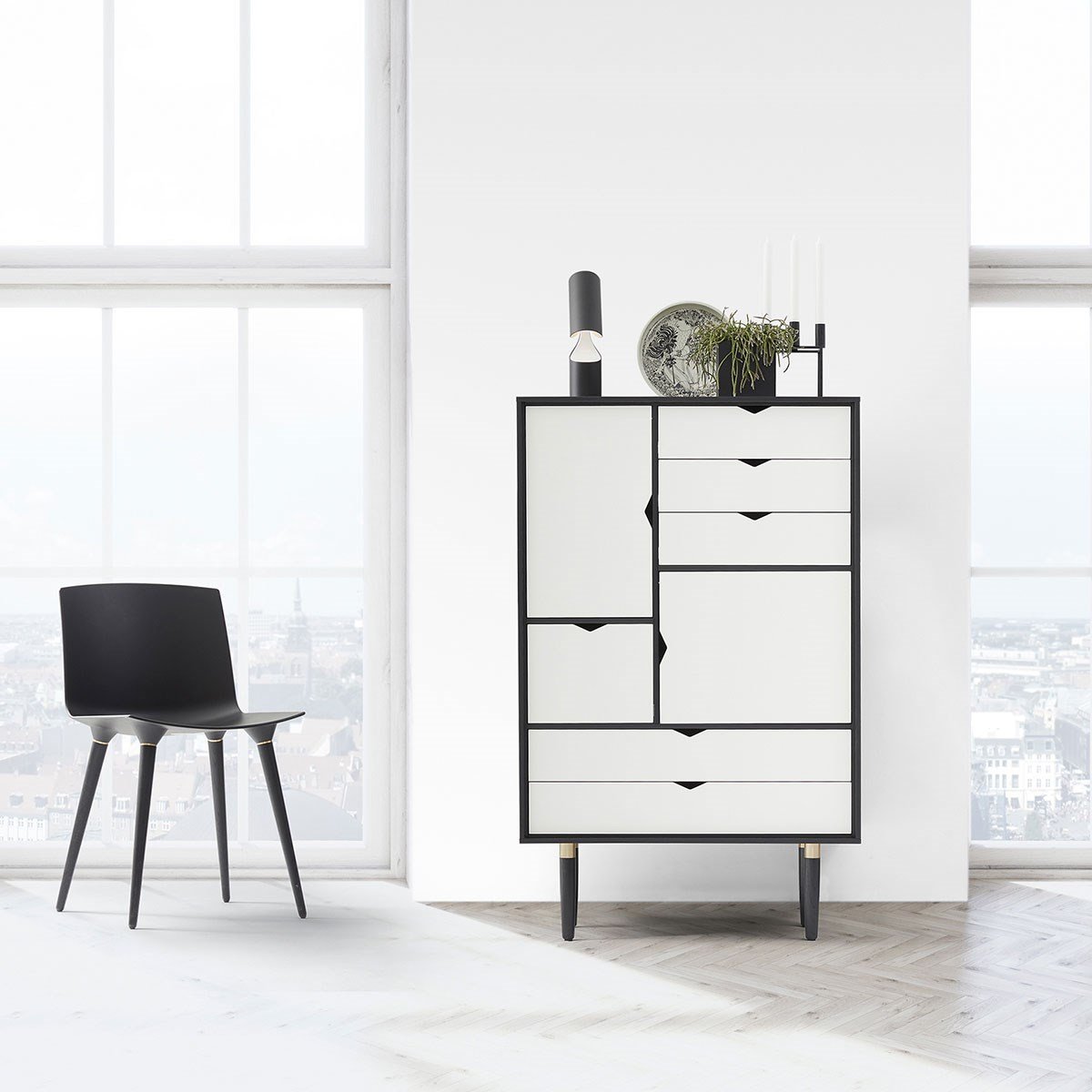 Andersen Furniture S5 Skapa svart, vit front