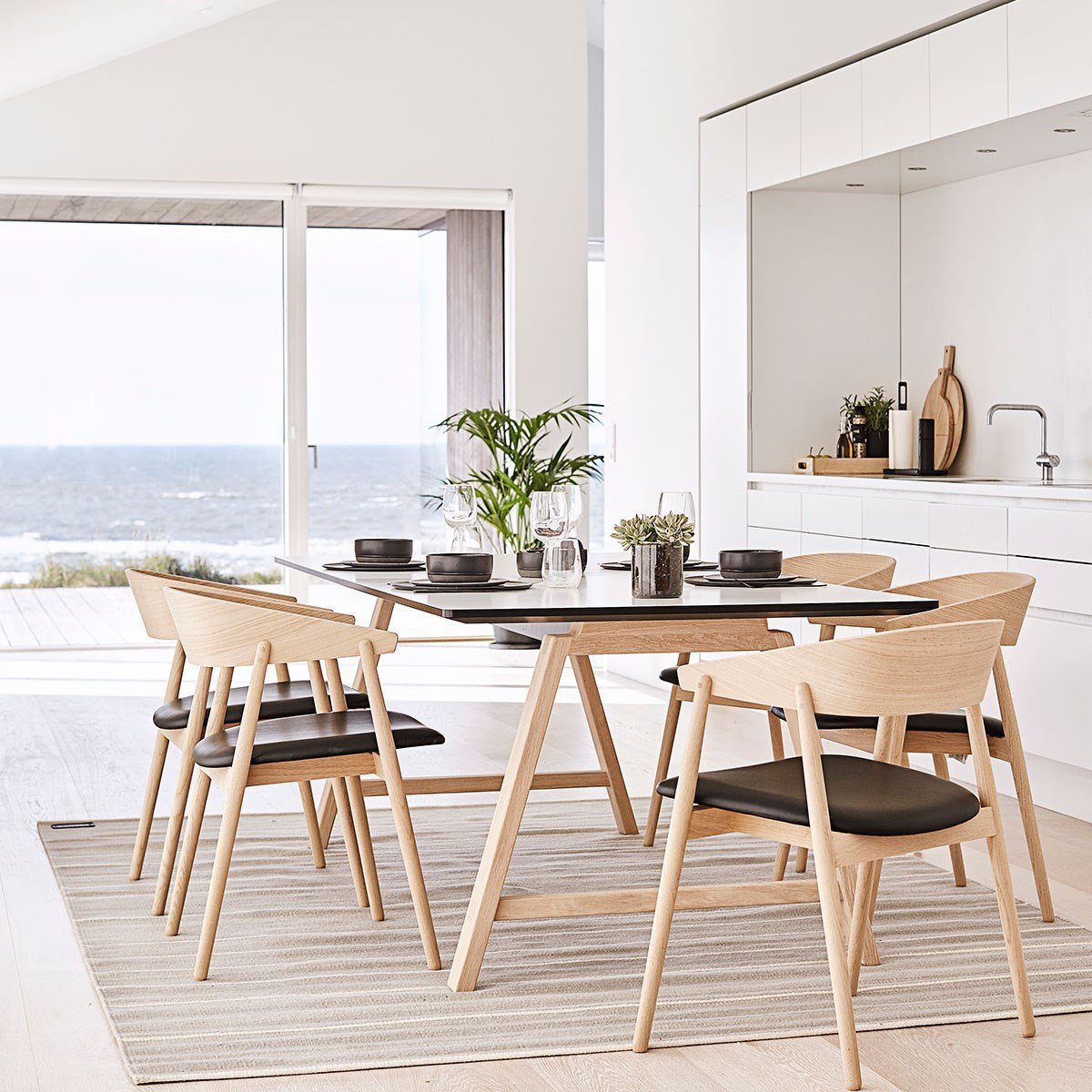 Andersen Furniture T1 Udtræksbord, Hvid Laminat, Sæbet Eg Understel, 180cm