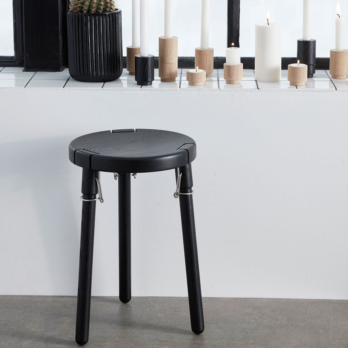 Andersen Furniture U1 -pall, svart aska, 46 cm