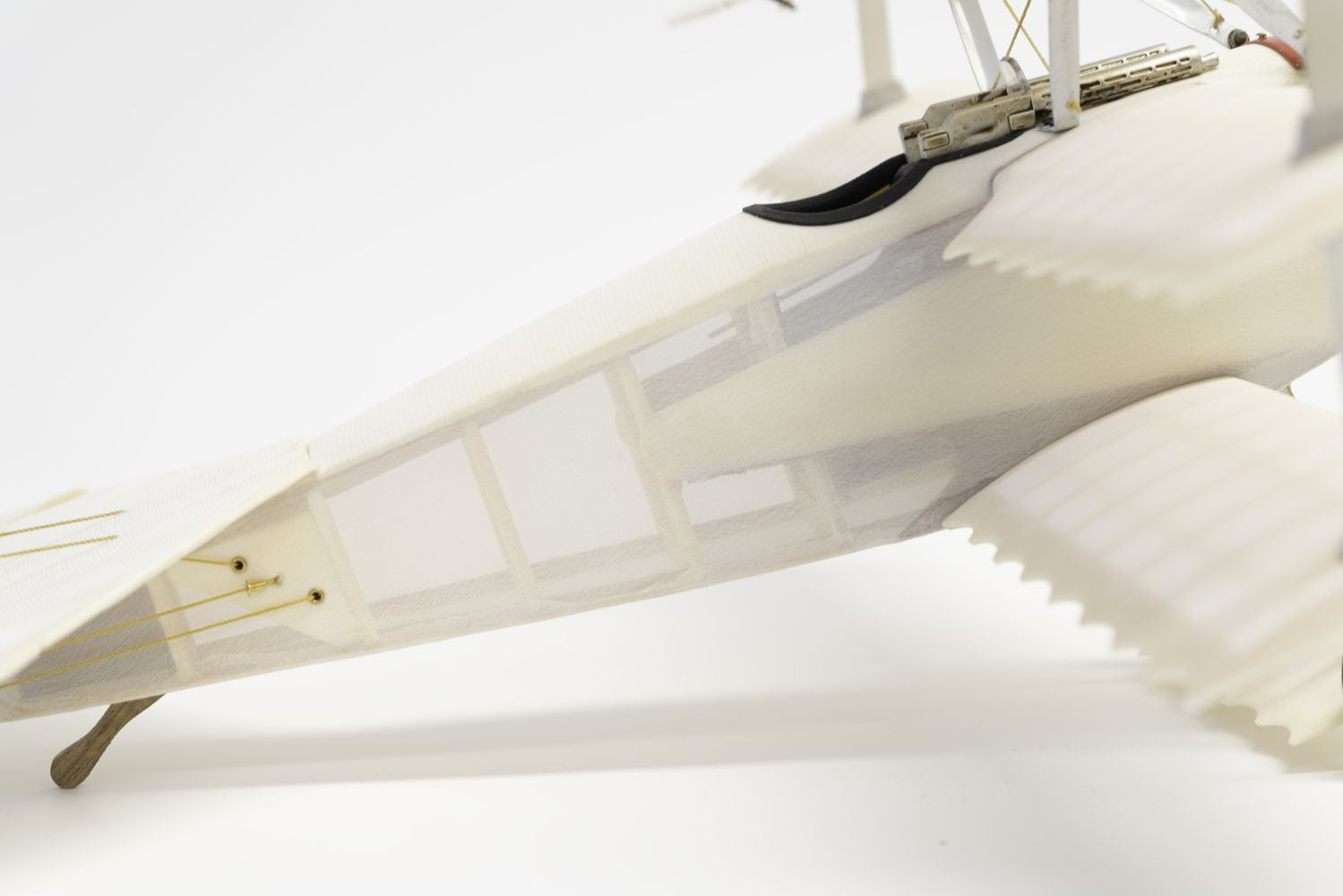 Authentic Models Tre -täcker transparent flygplansmodell