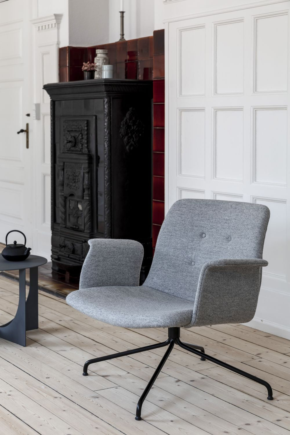 Bent Hansen Primum Lounge Chair med Armlæn, Sort Stel/Cognac Adrian Læder