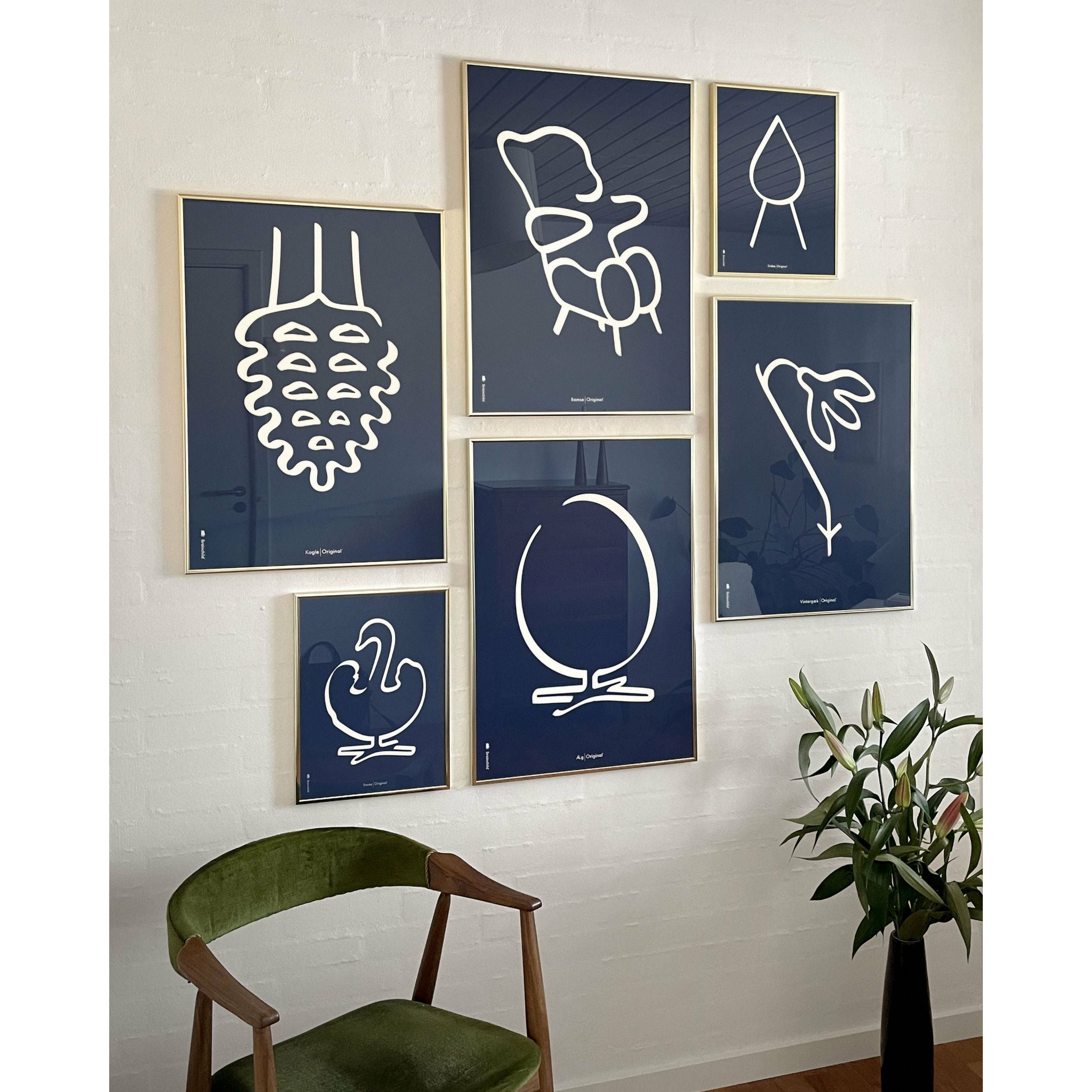 Brainchild Swan Stroke -affisch, ram i lätt trä 50x70 cm, blå bakgrund