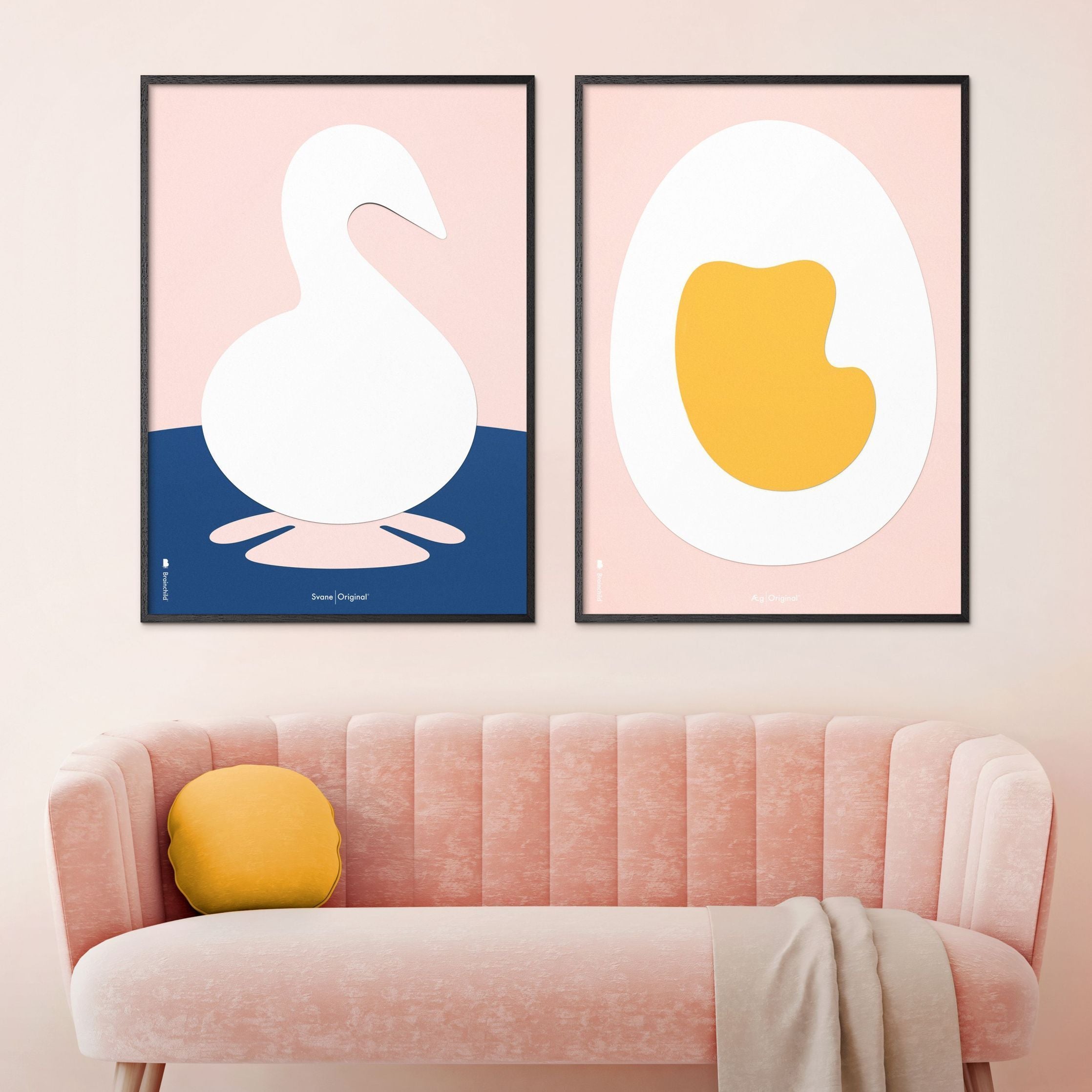 Brainchild Swan Paper Clip -affisch, ram i lätt trä 50x70 cm, rosa bakgrund