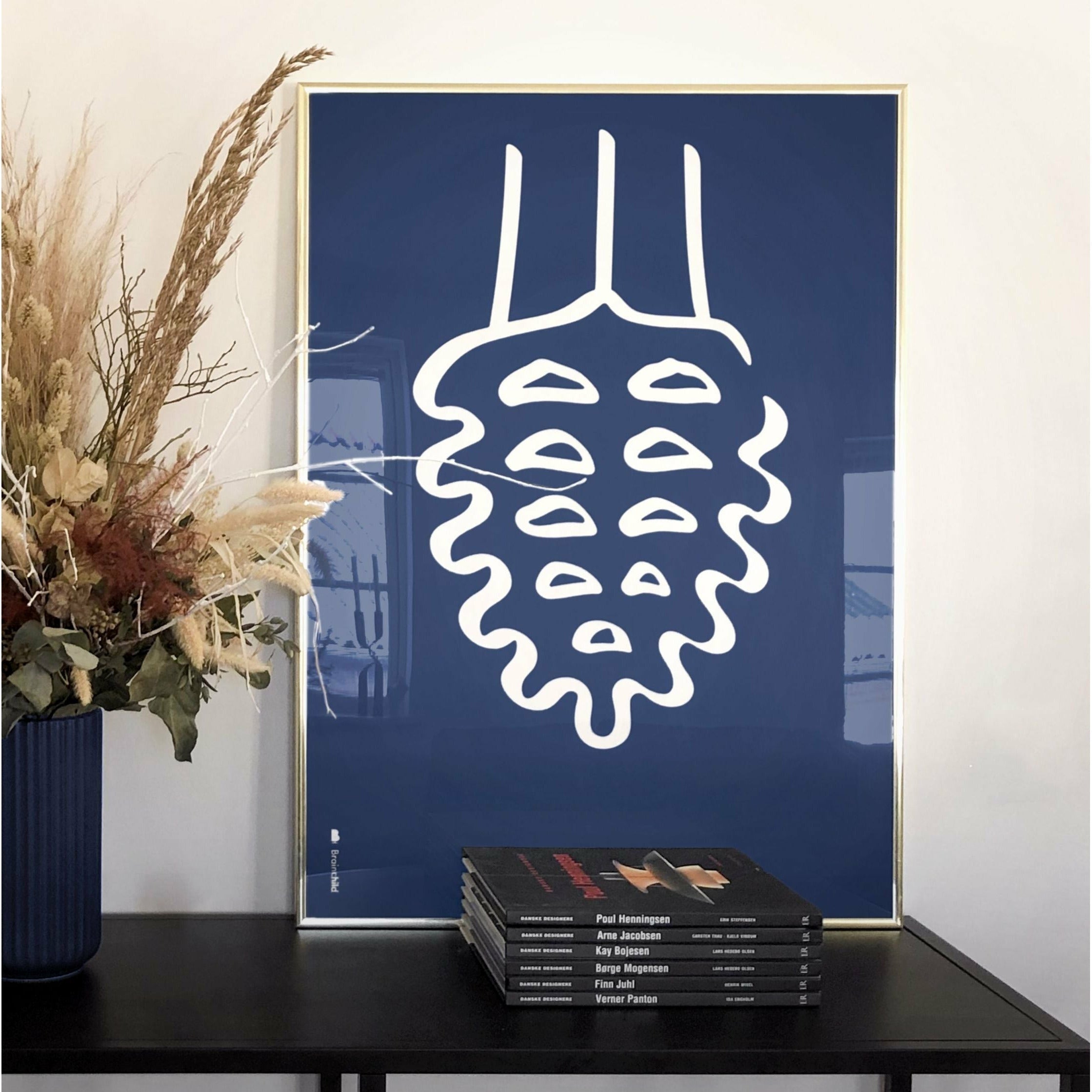 Brainchild Buller Line -affisch, mässingsfärgad ram 70x100 cm, blå bakgrund