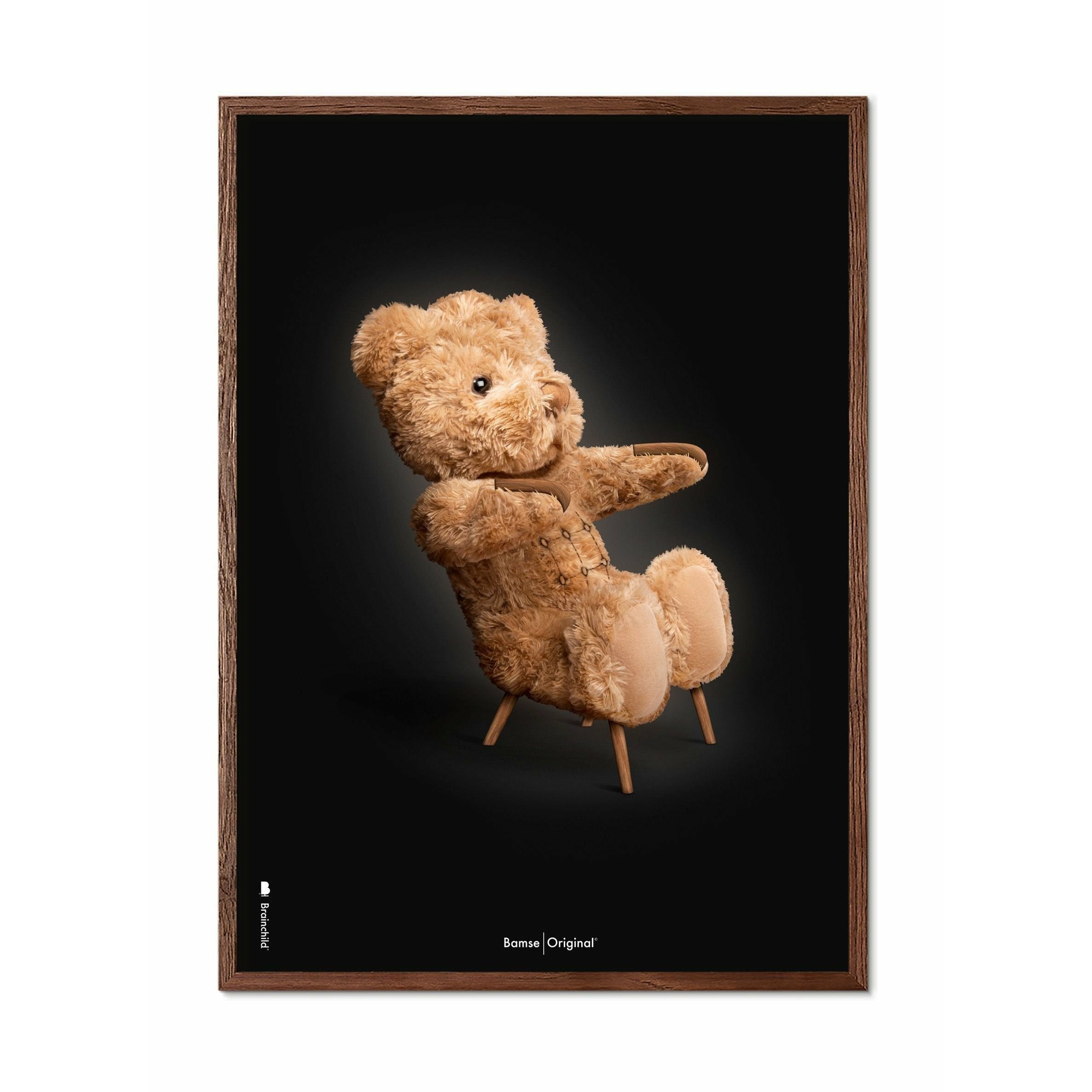 Brainchild Nallebjörn klassisk affisch, ram i mörkt trä 50x70 cm, svart bakgrund