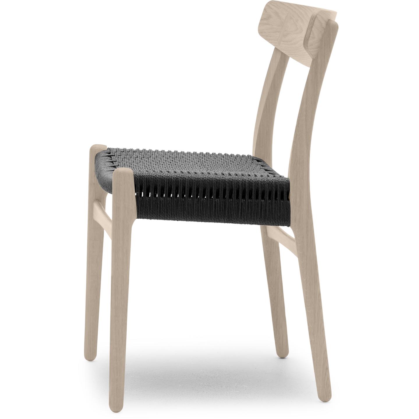Carl Hansen CH23 -stol, tvål ek/svart naturfläta