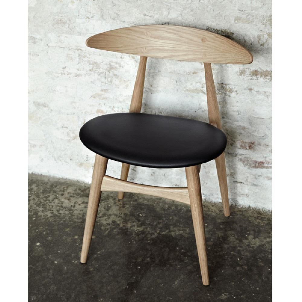 Carl Hansen CH33P -stol, tvål ek, mörkbrunt läder