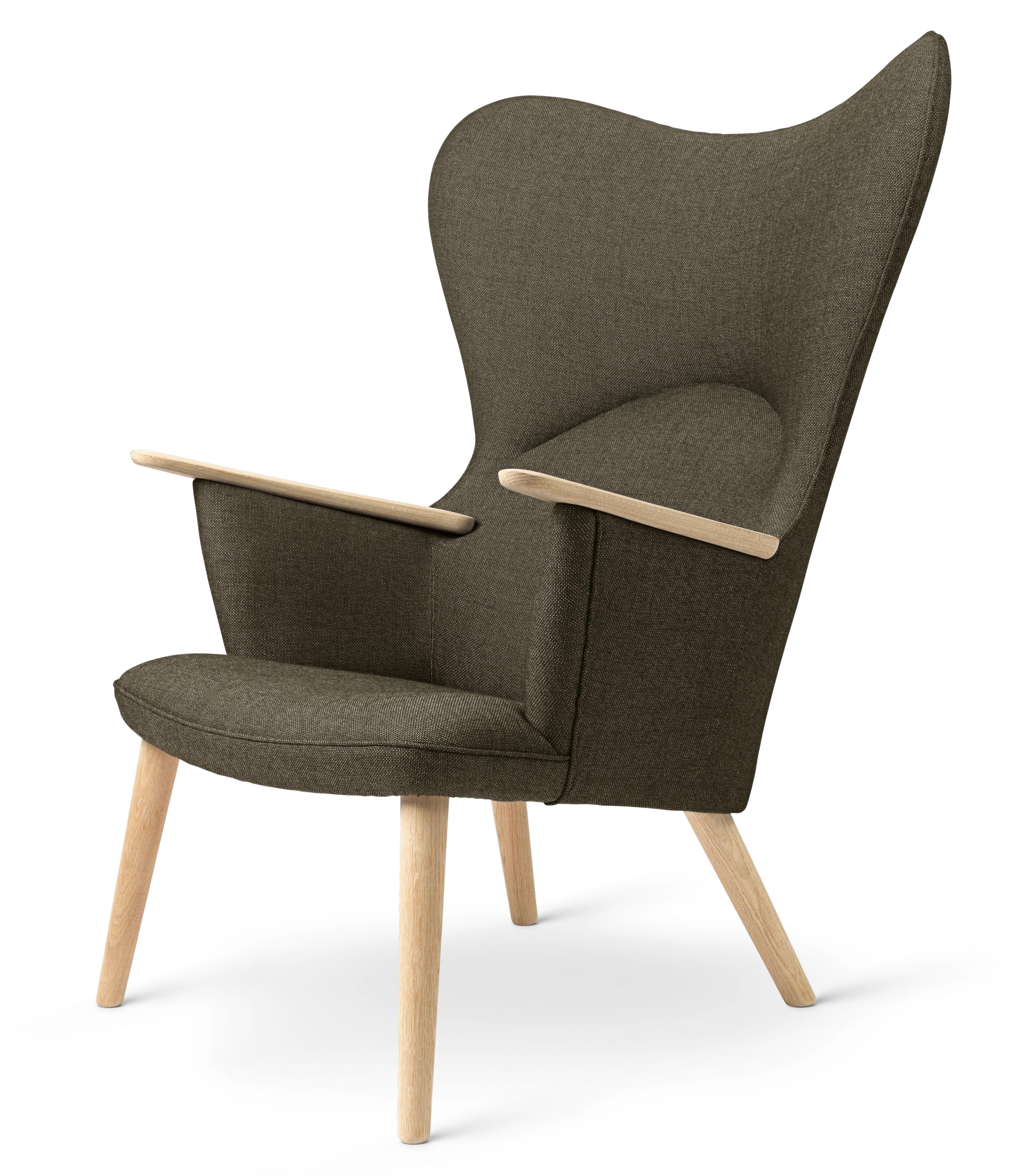 Carl Hansen CH78 Mama Bear Lounge Chair, Soap Oak/Passion 1101