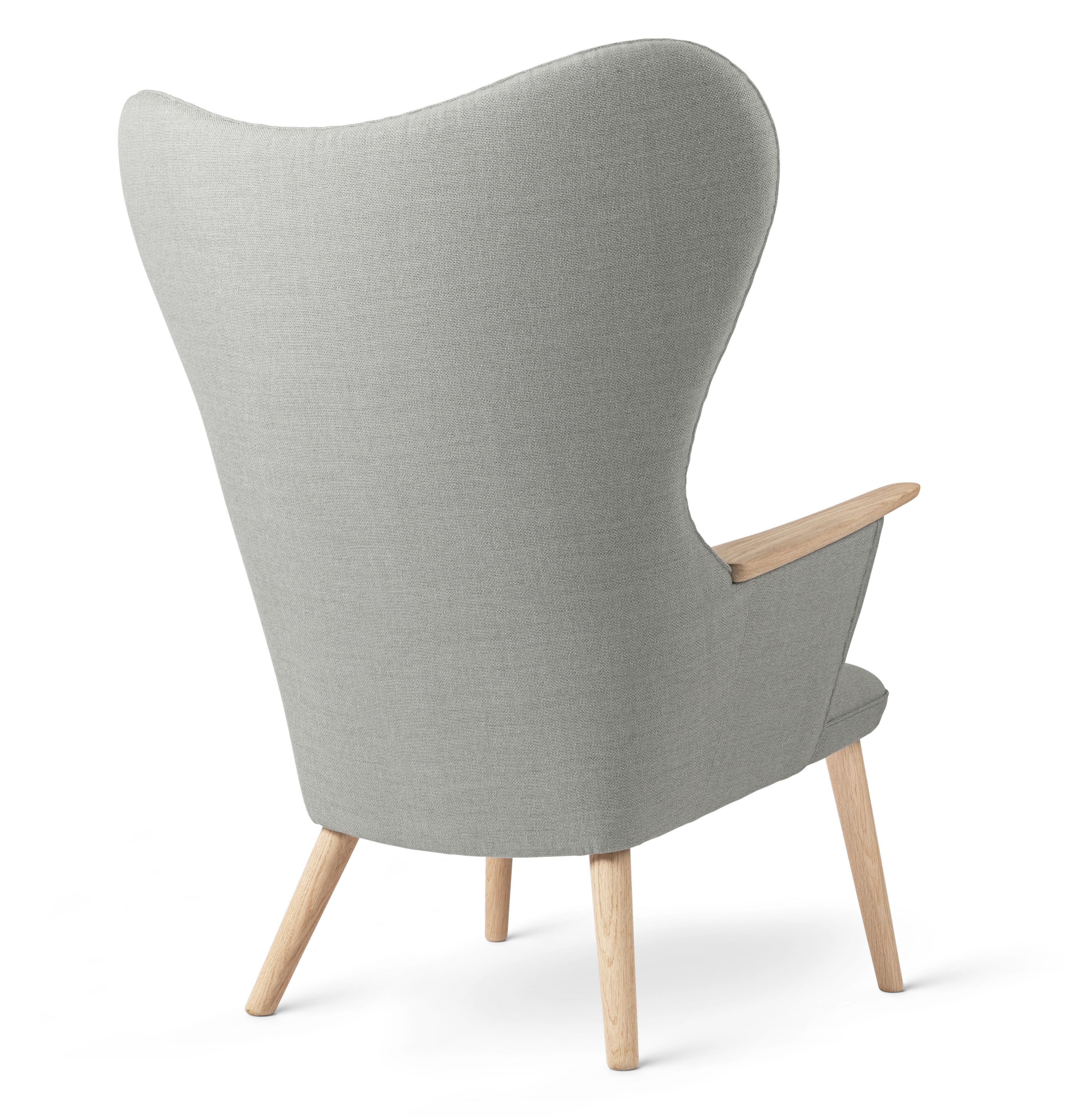 Carl Hansen CH78 Mama Bear Lounge Chair, Soap Oak/Passion 13101