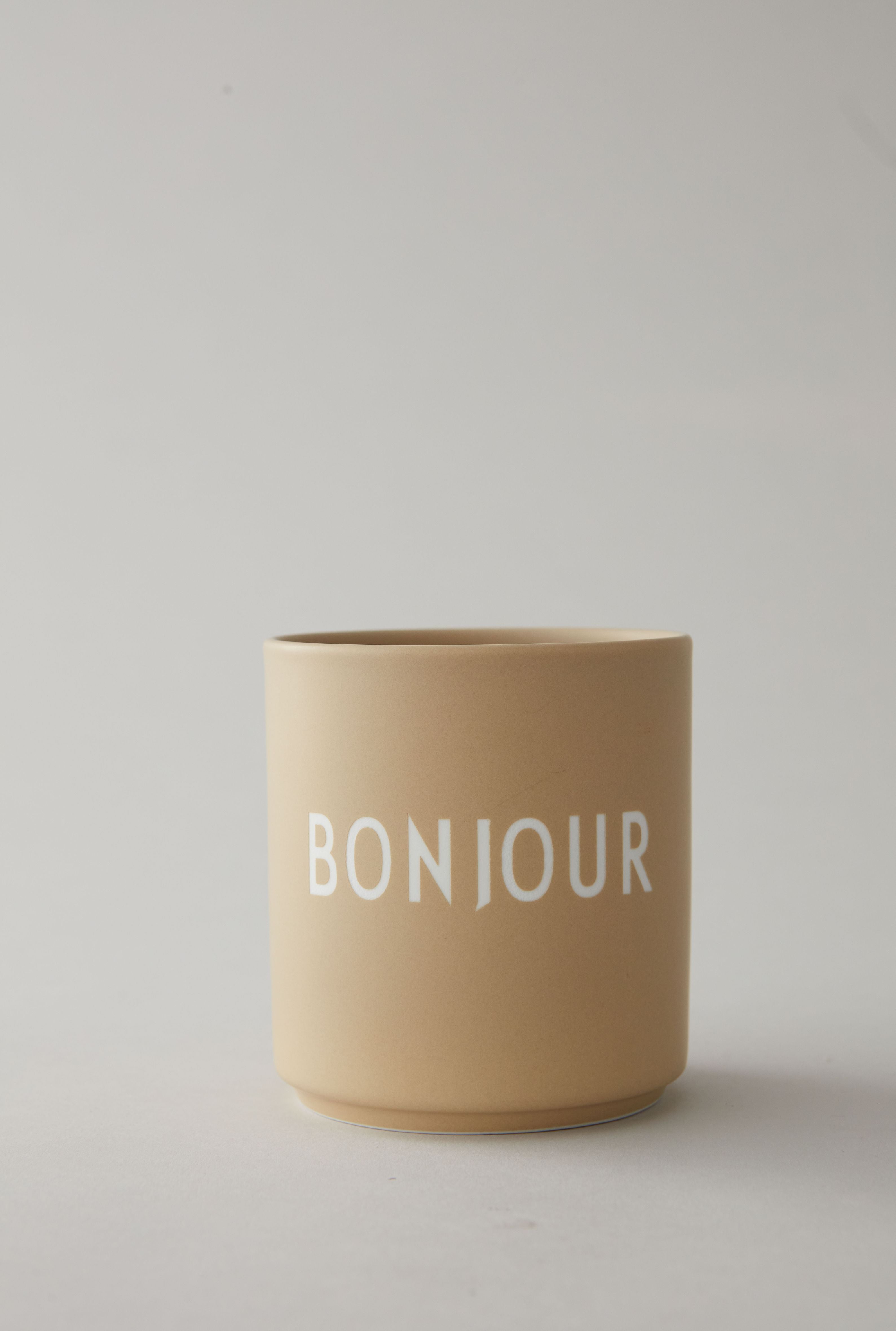 Design Letters Favorit Cup Bonjour, Beige