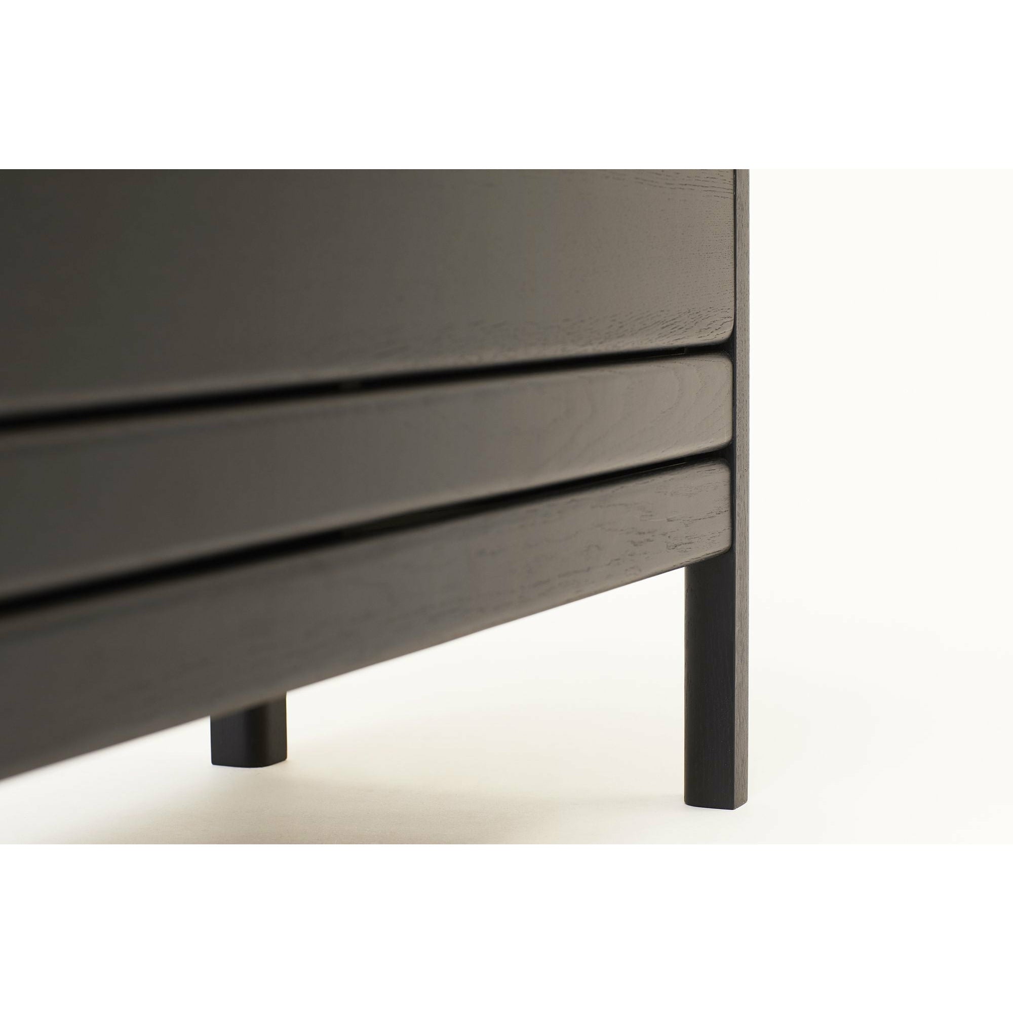 Form&Refine En linjeslagbänk 111 cm, svart -färgad ek