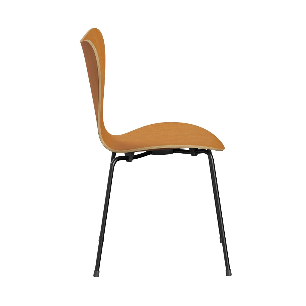 Fritz Hansen 3107 Shell Chair, Black/Oregon Pine Lacquered Veneer