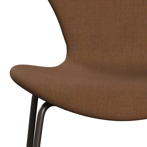Fritz Hansen 3107 stol helt vadderad, brun brons/duk varm sand