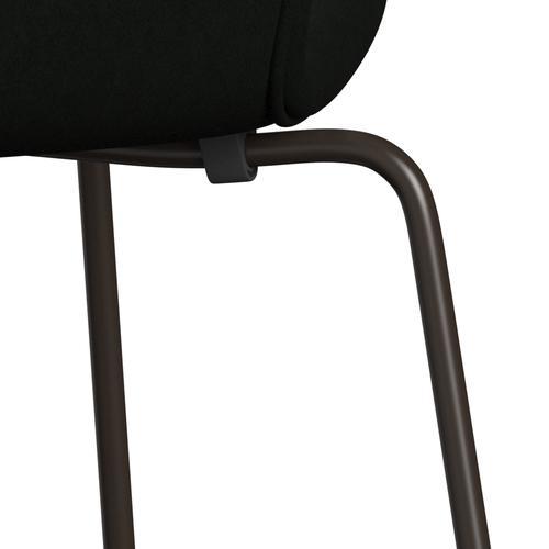 Fritz Hansen 3107 stol helt vadderad, brun brons/komfort svart (C60009)