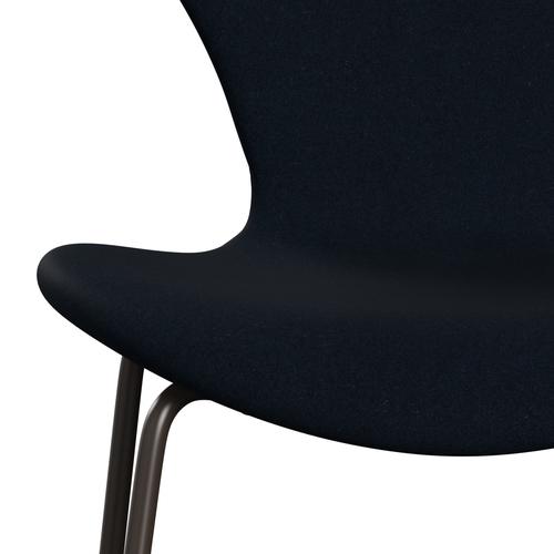 Fritz Hansen 3107 stol helt vadderad, brun brons/divina mörkblå