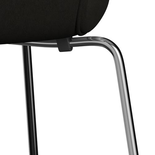 Fritz Hansen 3107 stol helt vadderad, kromad stål/komfort svart (C61013)