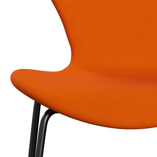 Fritz Hansen 3107 stol helt vadderad, svart/komfortgul/orange