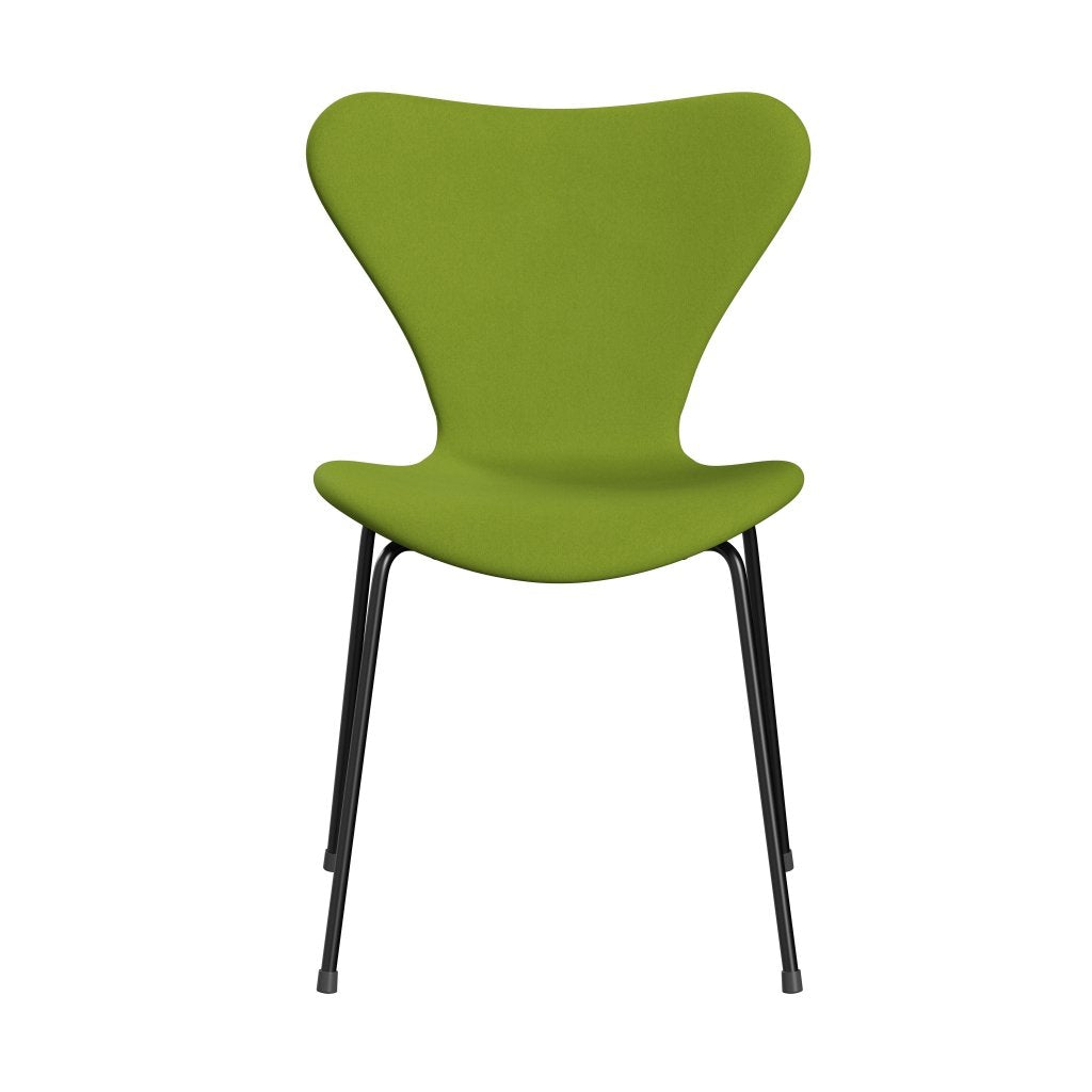 Fritz Hansen 3107 stol helt vadderad, svart/komfort ljusgrön (C68000)