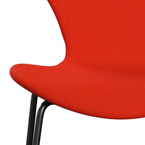Fritz Hansen 3107 stol helt vadderad, svart/komfort orange/röd