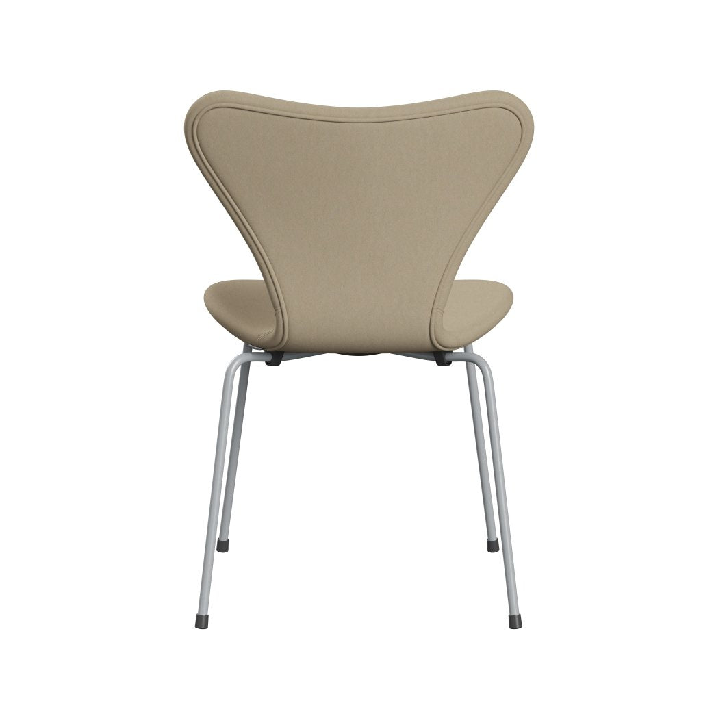 Fritz Hansen 3107 stol helt vadderad, silvergrå/komfortlätt sand (C61002)