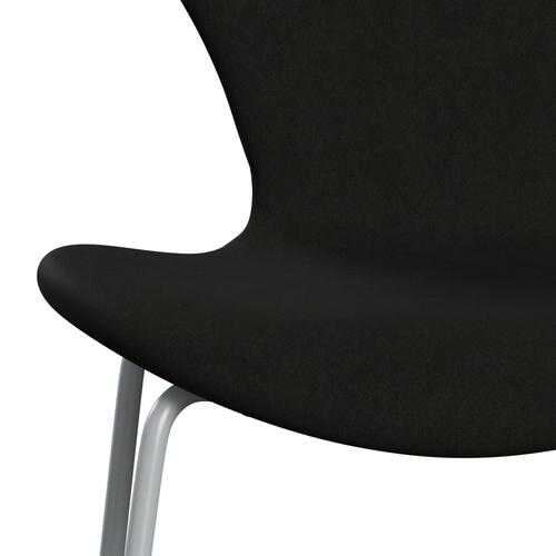 Fritz Hansen 3107 stol helt vadderad, silvergrå/komfort svart (C61013)