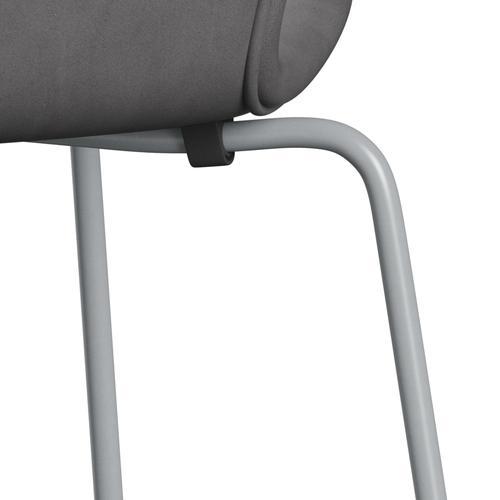 Fritz Hansen 3107 stol helt vadderad, silvergrå/omfamning betong