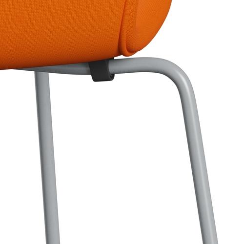 Fritz Hansen 3107 Stol Fuldpolstret, Silver Grey/Fame Orange (F63077)