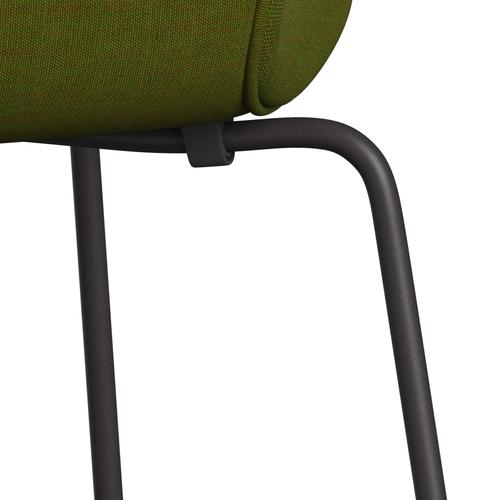 Fritz Hansen 3107 stol helt vadderad, varm grafit/duk ljusgräsgrön