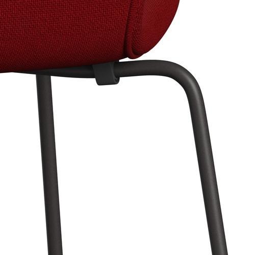 Fritz Hansen 3107 stol helt vadderad, varm grafit/hallingdal röd (HAL657)