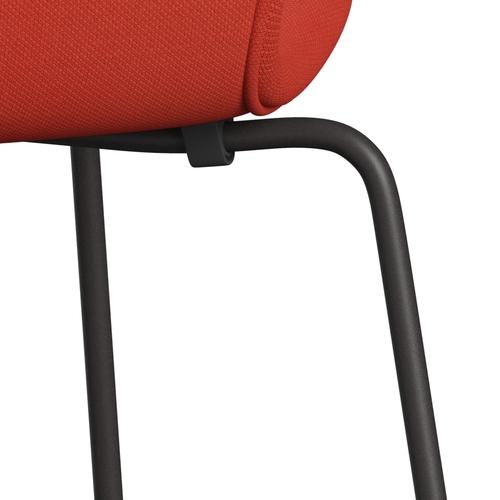Fritz Hansen 3107 stol helt vadderad, varm grafit/stålcut hög röd