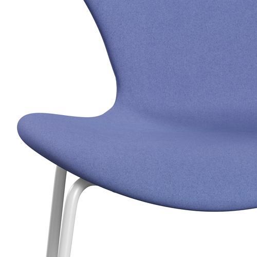 Fritz Hansen 3107 stol helt vadderad, vit/divina pastellblå