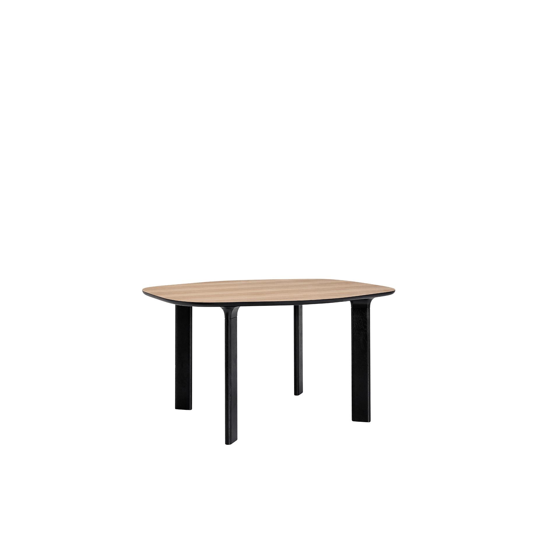 Fritz Hansen Analog tabell 130 cm, valnötfanér / svarta lackerade ben