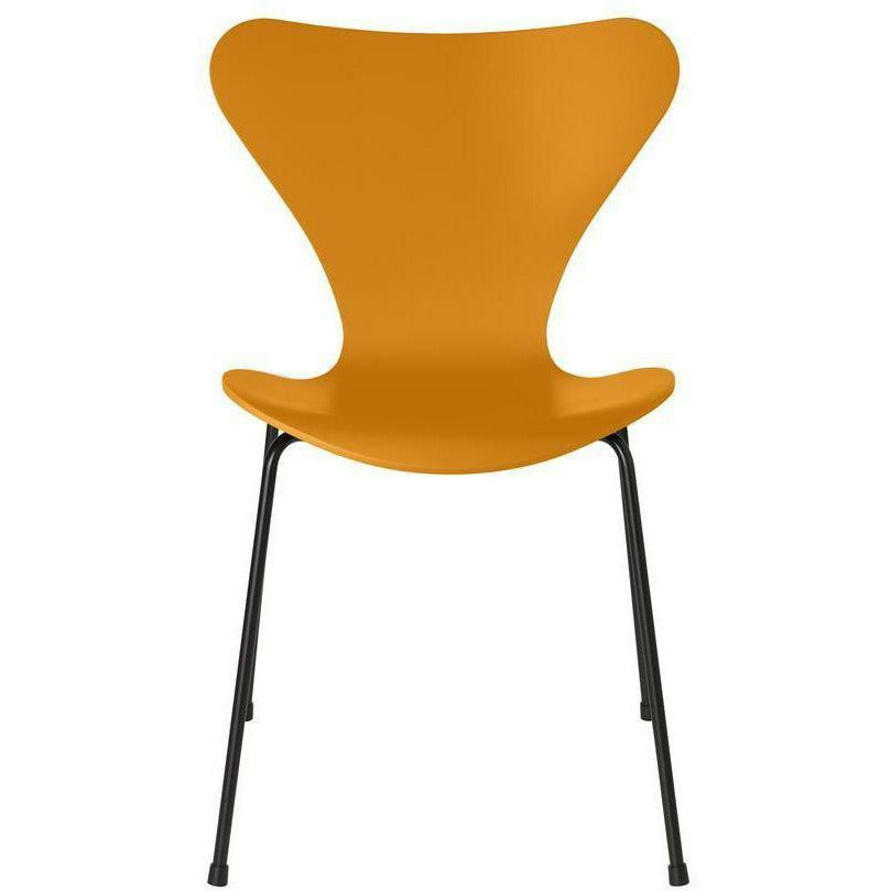 Fritz Hansen Serie 7 -stol lackerad bränd gul skald, svart ben