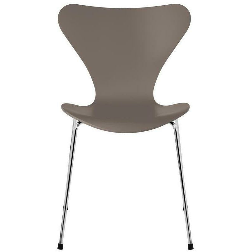 Fritz Hansen Serie 7 -stol lackerad djup lera skallig, kromade stålben