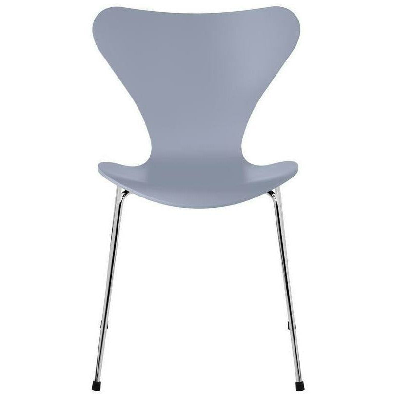 Fritz Hansen Serie 7 -stol lackerad lavendelblå skald, kromade stålben