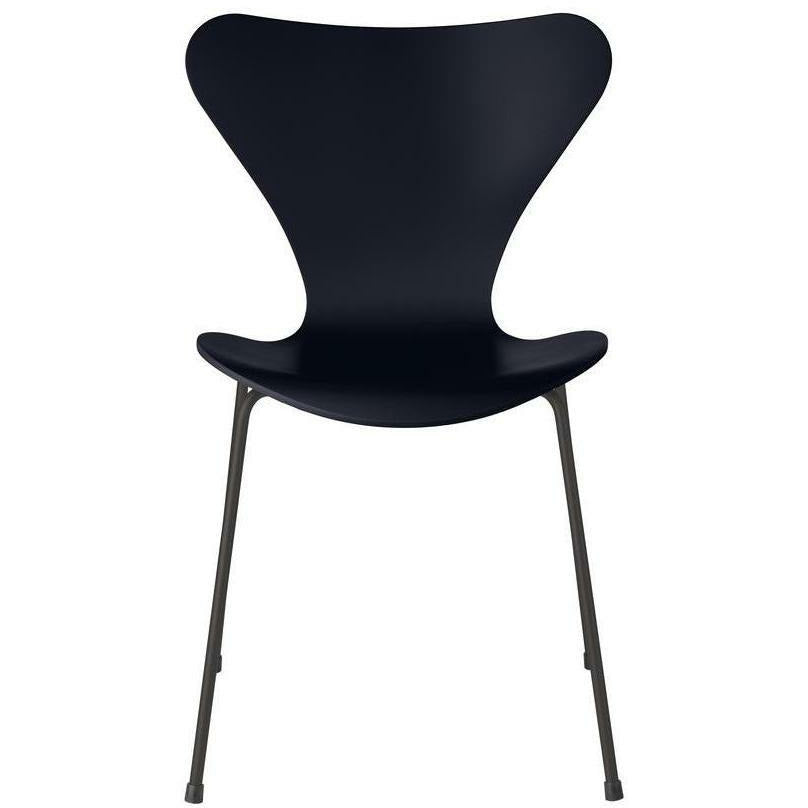 Fritz Hansen Serie 7 -stol lackerad midnattblå skald, varm grafit ben