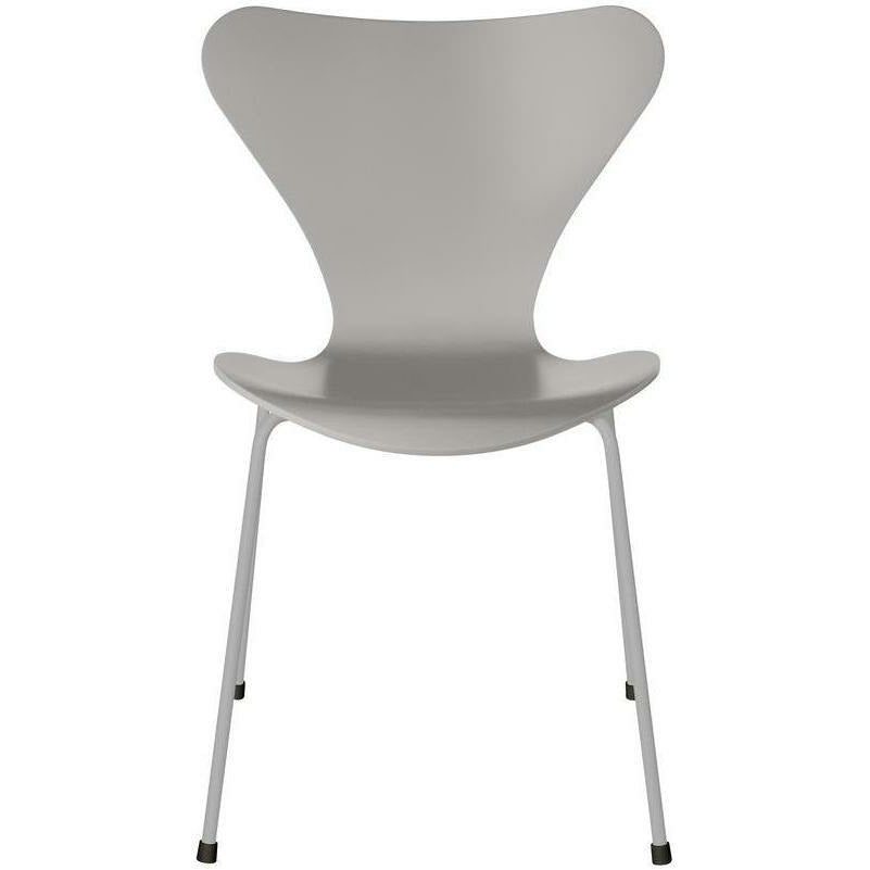 Fritz Hansen Serie 7 -stol lackerad nio grå skald, nio grå ben