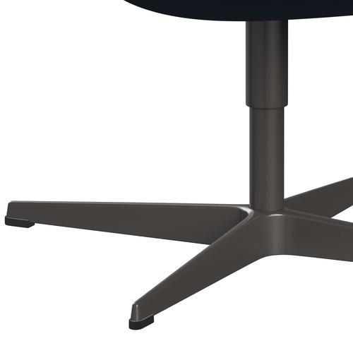 Fritz Hansen Swan Chair, Warm Graphite/Comfort Dark Grey (09074)