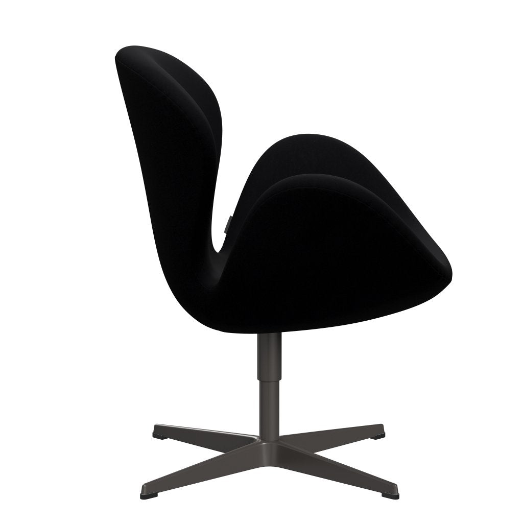 Fritz Hansen Swan Chair, Warm Graphite/Comfort Black (00050)