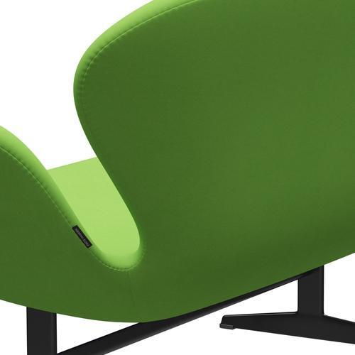 Fritz Hansen Svan soffa 2-personers, svart lack/komfort ljusgrön (68010)