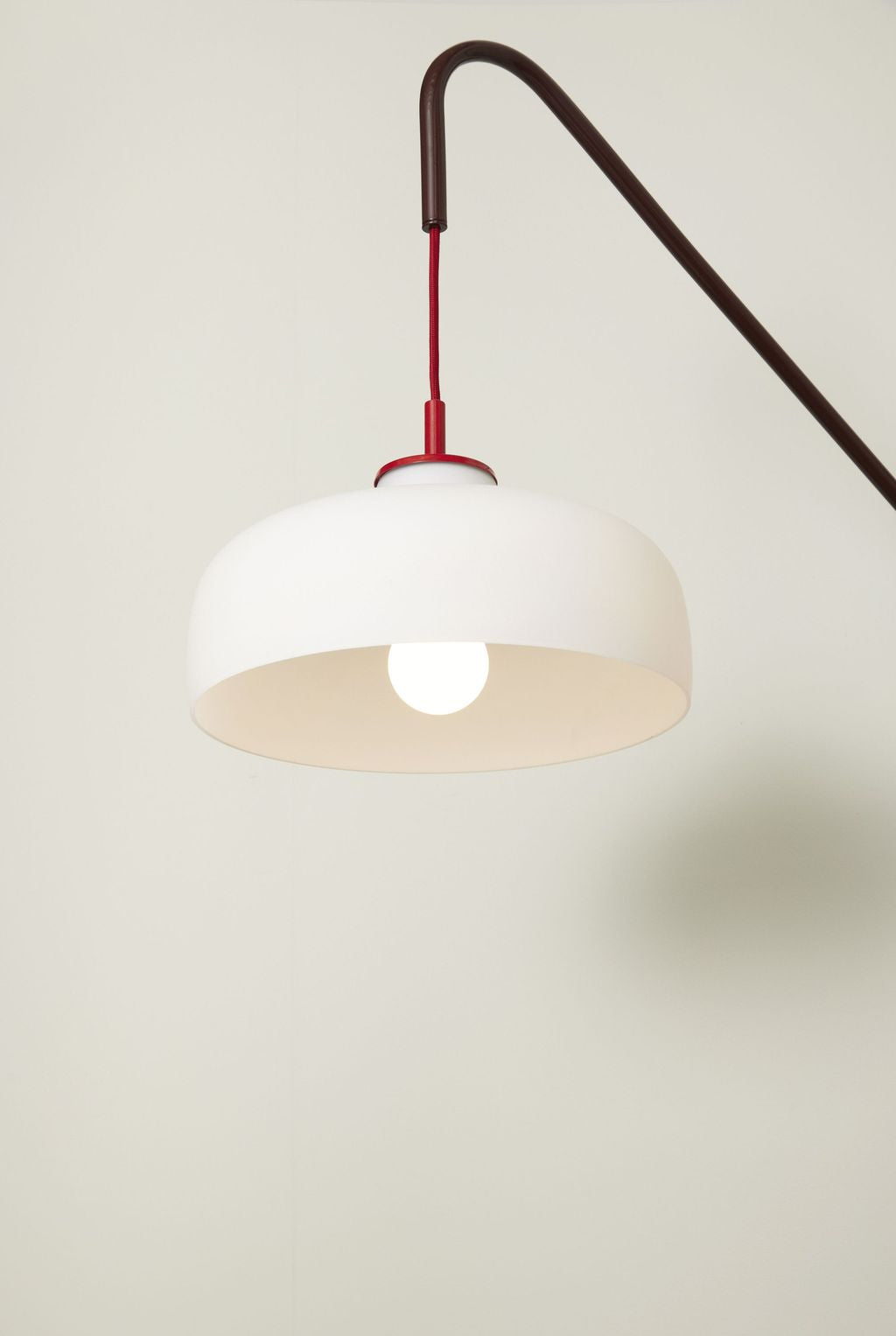 Hübsch Current Væglampe, Khaki/Hvid