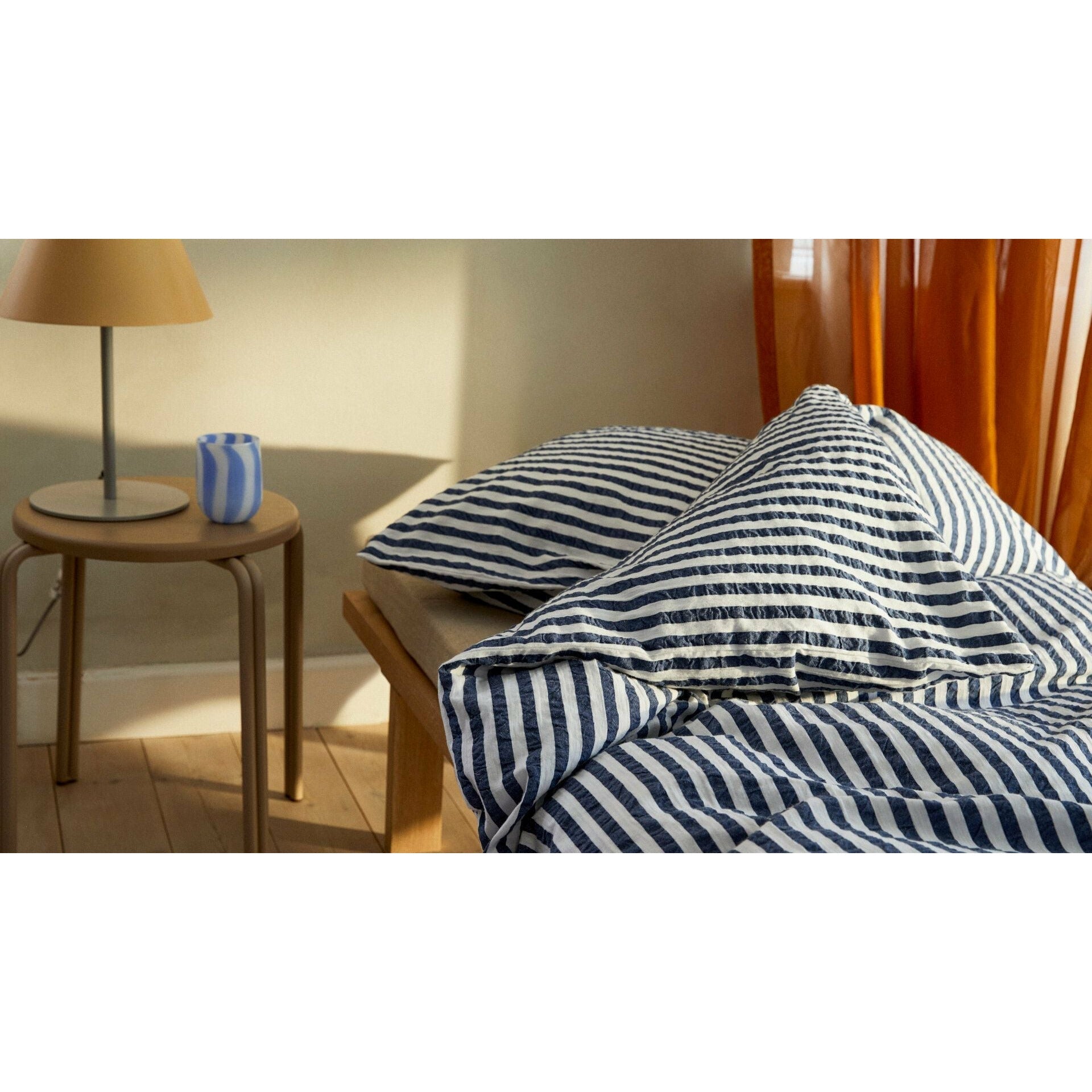 Juna Bæk & Wave Lines sängkläder 140x220 cm, mörkblå/vit