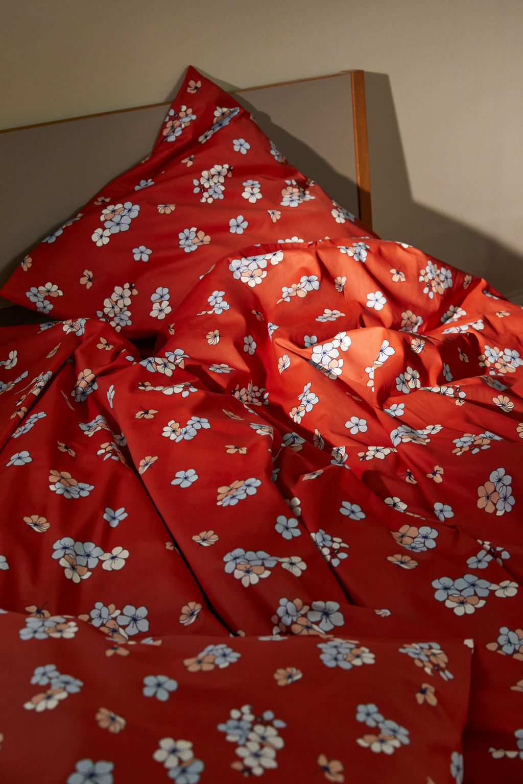 JUNA Stora behagligt sängkläder 140x220 cm, chili