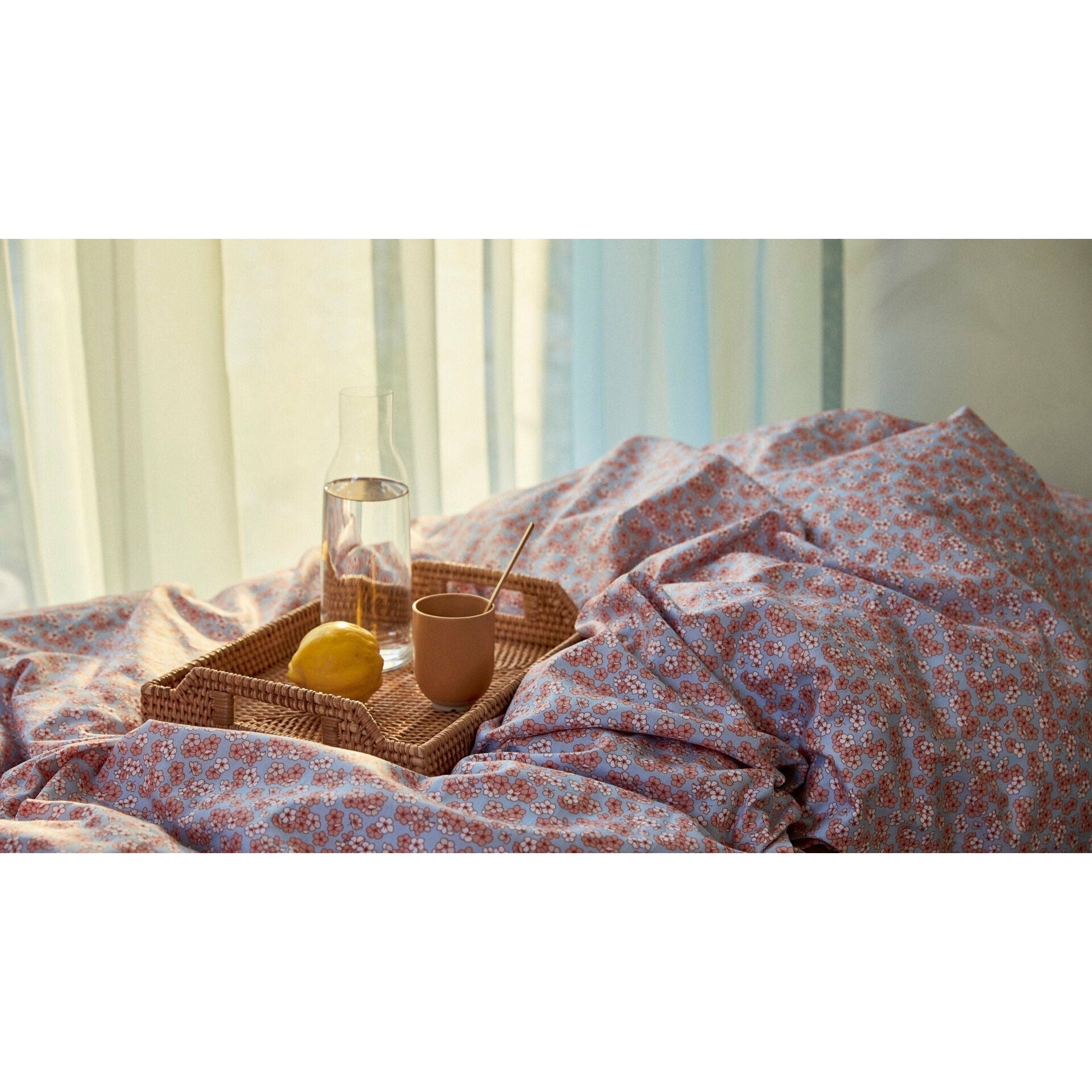Juna Pleasant sängkläder 140x220 cm, ljusblå