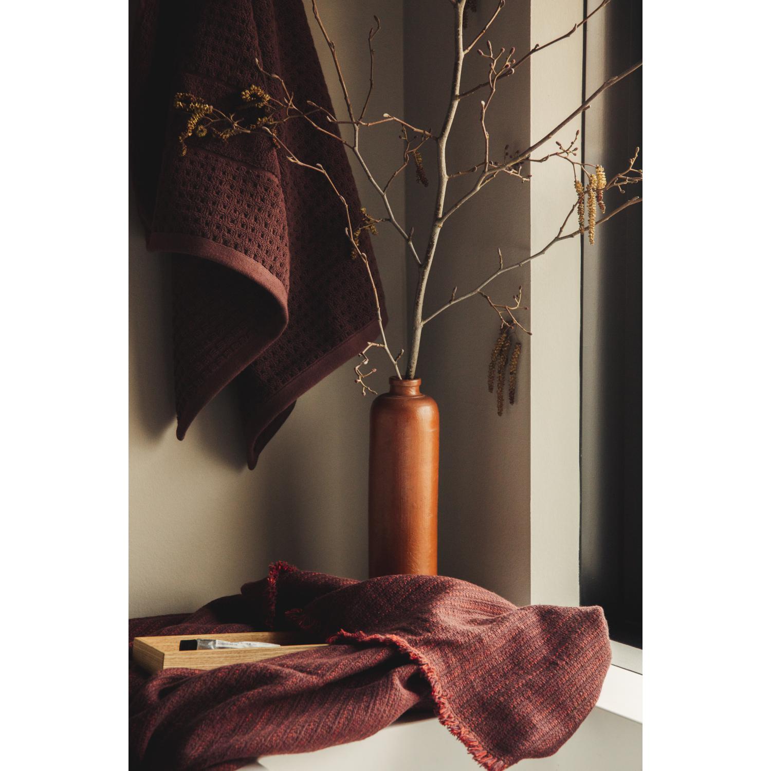 Juna Reflection Håndklæde Chokolade, 90x180 Cm