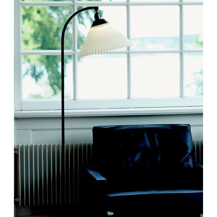 LE KLINT Lampskärm 12 inkl. Håller svart, 21x34 cm