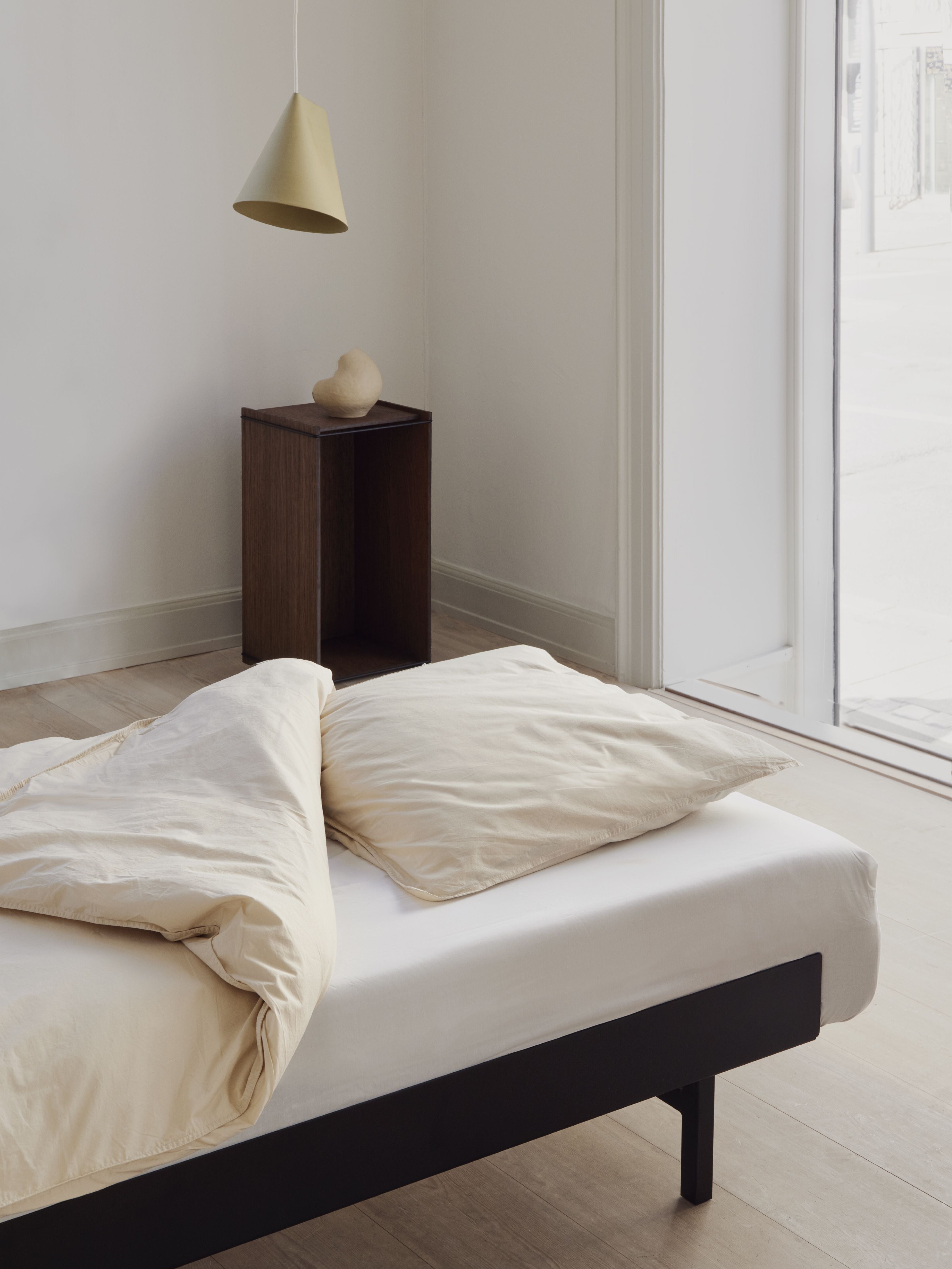 Moebe Säng med 2 sängbord 90 cm, svart
