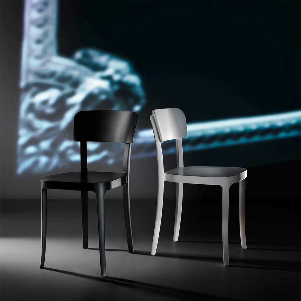Qeeboo K -stol av Stefano Giovannoni 2 bitar, svart