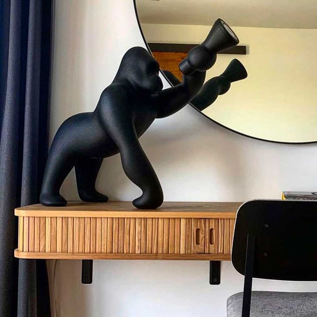 Qeeboo King bordslampa av Stefano Giovannoni XS, svart